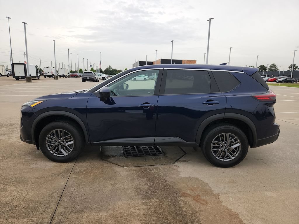 Used 2026 Nissan Rogue SV FWD image 8