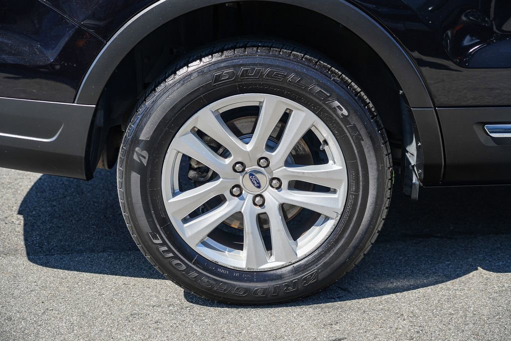 Used 2019 Ford Explorer XLT AWD/4WD image 11