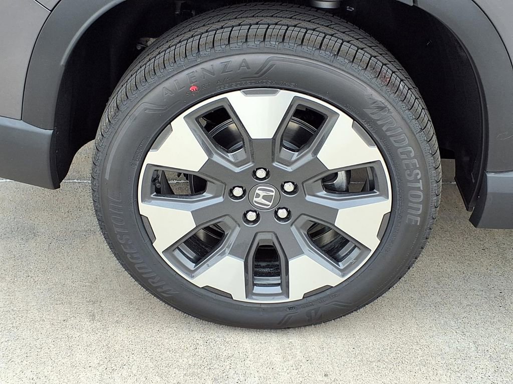 New 2026 Honda Pilot Touring image 9