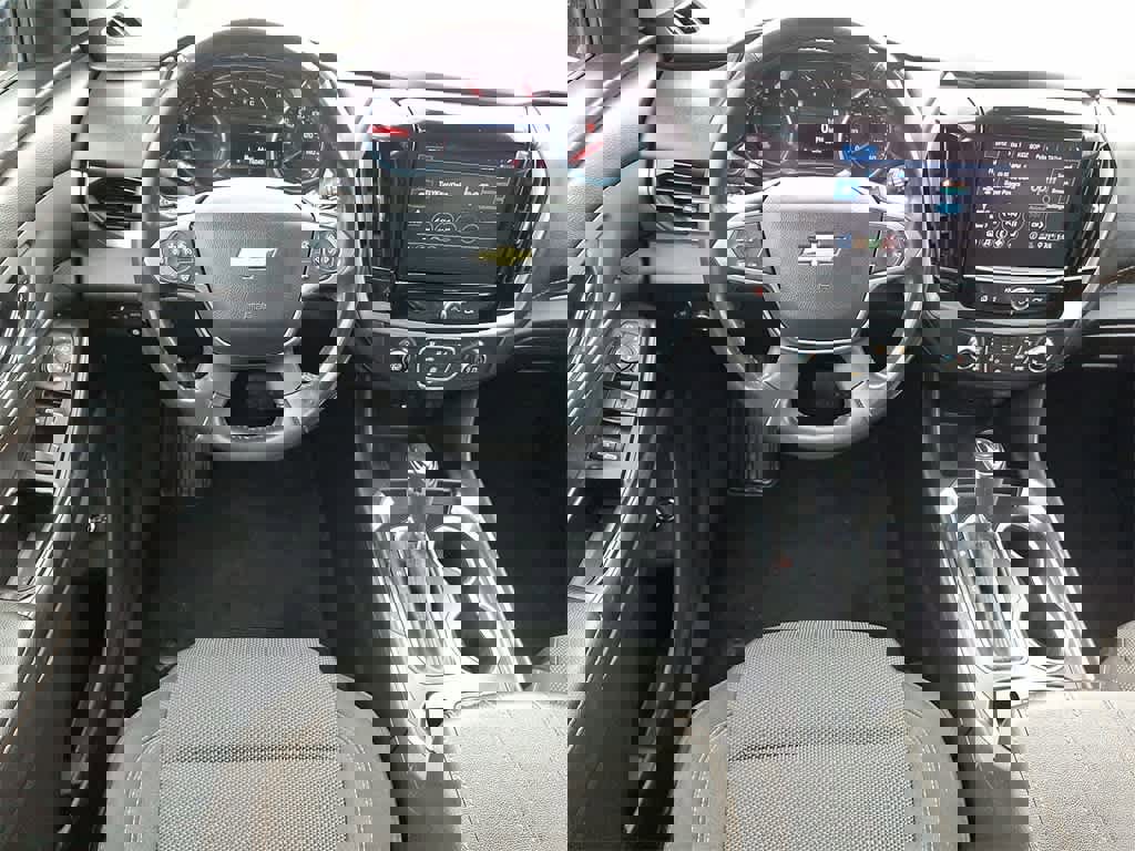 Used 2020 Chevrolet Traverse LT w/ Driver Confidence II Package image 19