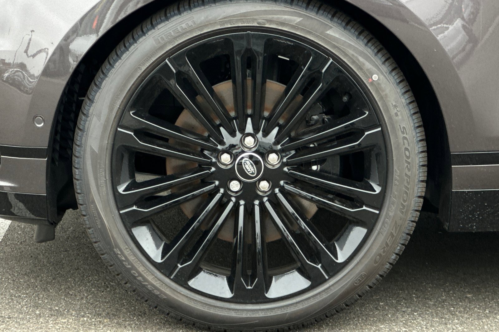 New 2026 Land Rover Range Rover Velar Dynamic SE image 33