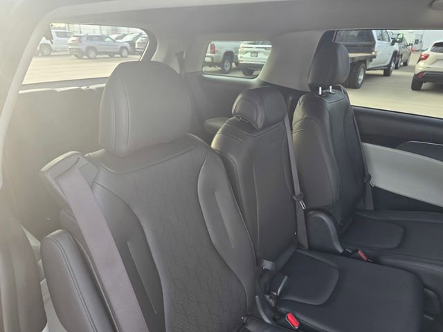 Used 2024 Kia Carnival LX FWD image 20