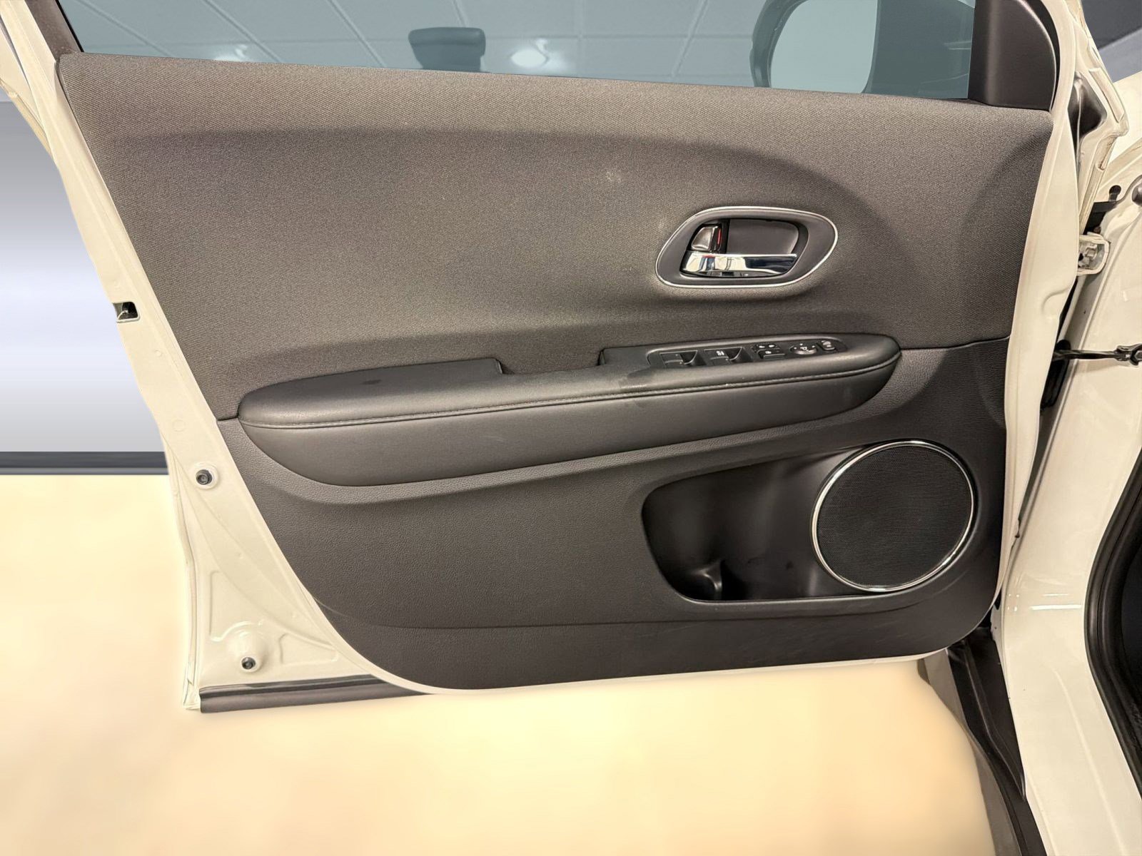 Used 2022 Honda HR-V EX image 12