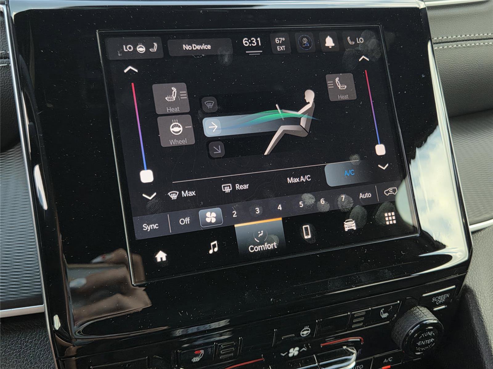 New 2025 Jeep Grand Cherokee Altitude image 15