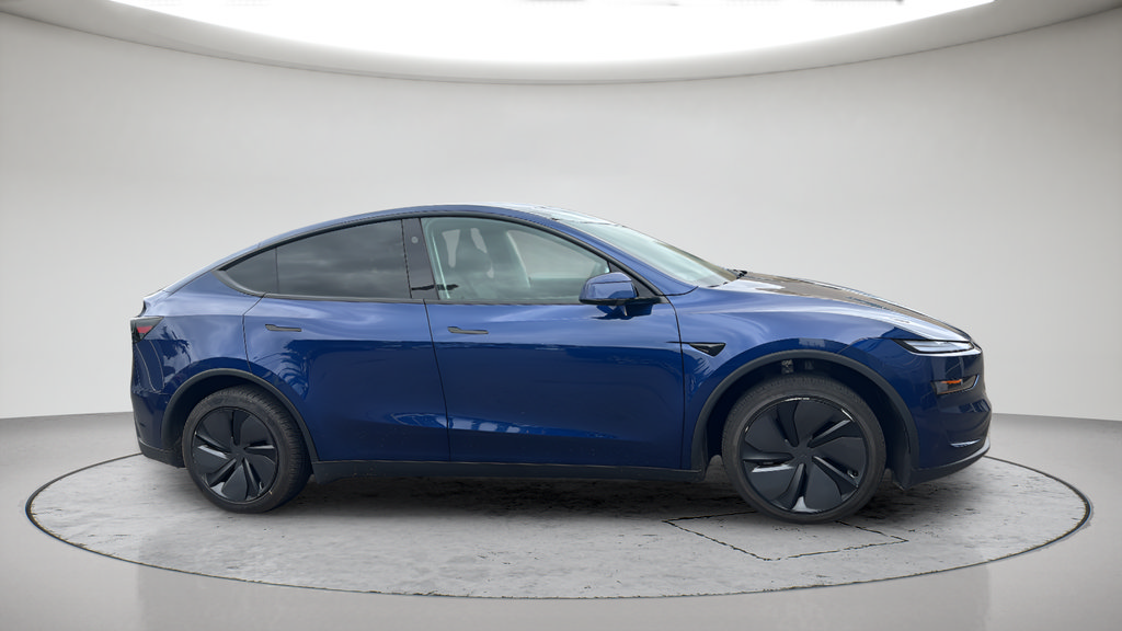 Used 2026 Tesla Model Y Long Range RWD image 4