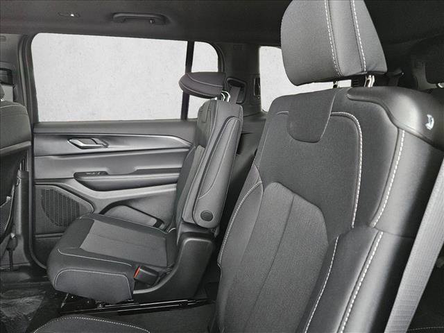 New 2026 Jeep Grand Cherokee L Laredo X image 15