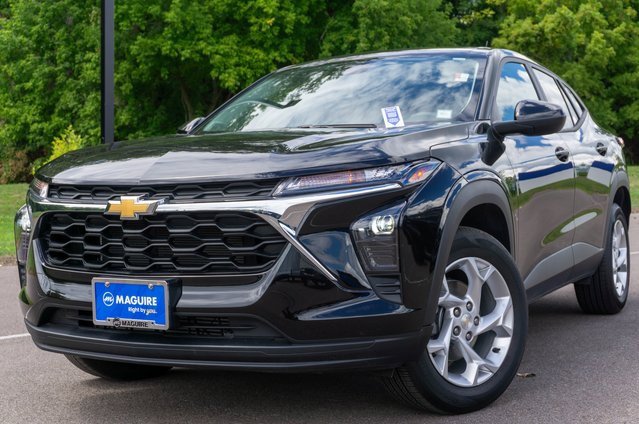 Used 2024 Chevrolet Trax LS w/ LS Convenience Package
