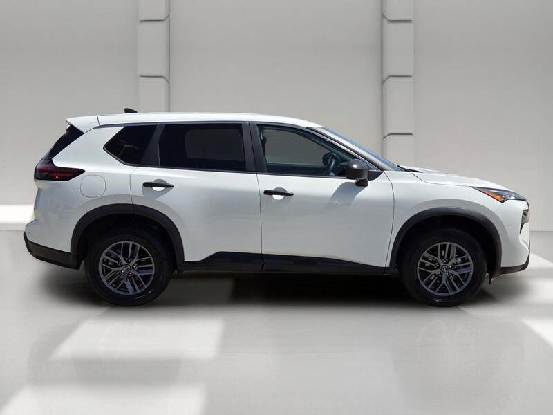 Used 2024 Nissan Rogue S FWD image 6