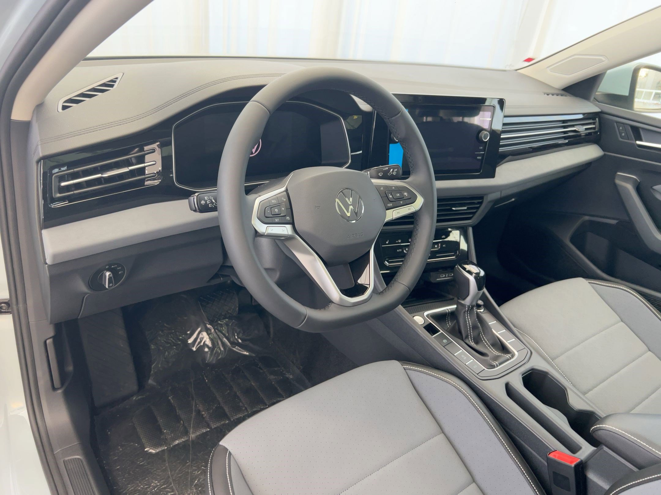 New 2026 Volkswagen Jetta SE image 4