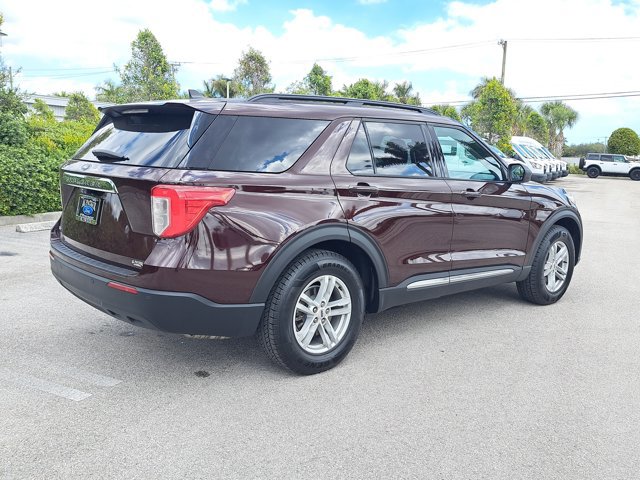 Certified 2022 Ford Explorer XLT image 7