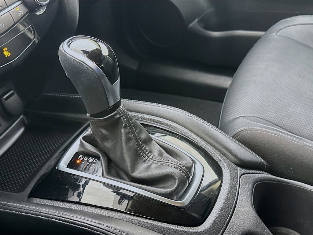 Used 2018 Nissan Rogue SL w/ Premium Package image 20