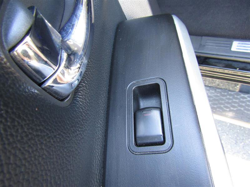 Used 2017 Nissan Titan SV image 26