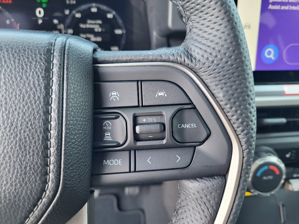 Used 2024 Toyota Tacoma TRD Off-Road image 30