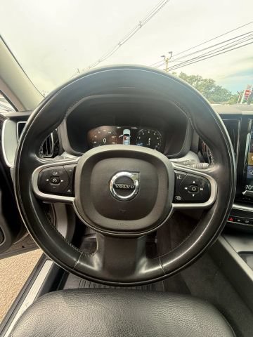 Used 2018 Volvo XC60 T5 Momentum w/ Convenience Package AWD/4WD image 19