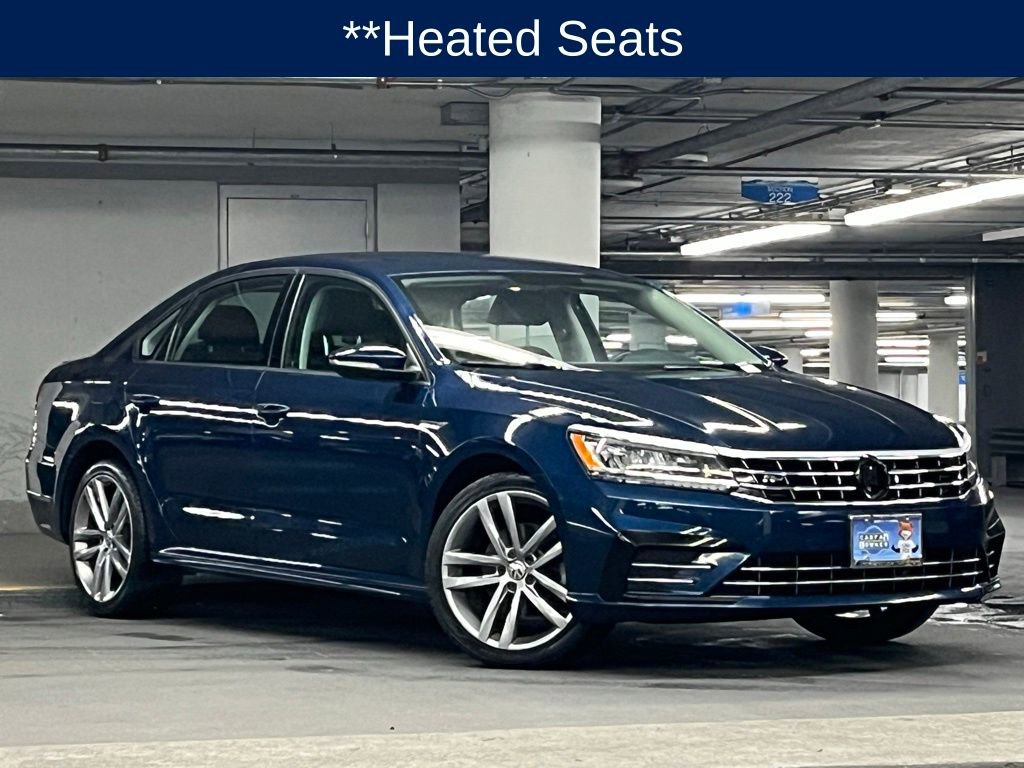 Used 2018 Volkswagen Passat 2.0T R-Line w/ R-Line Lighting Package FWD image 3