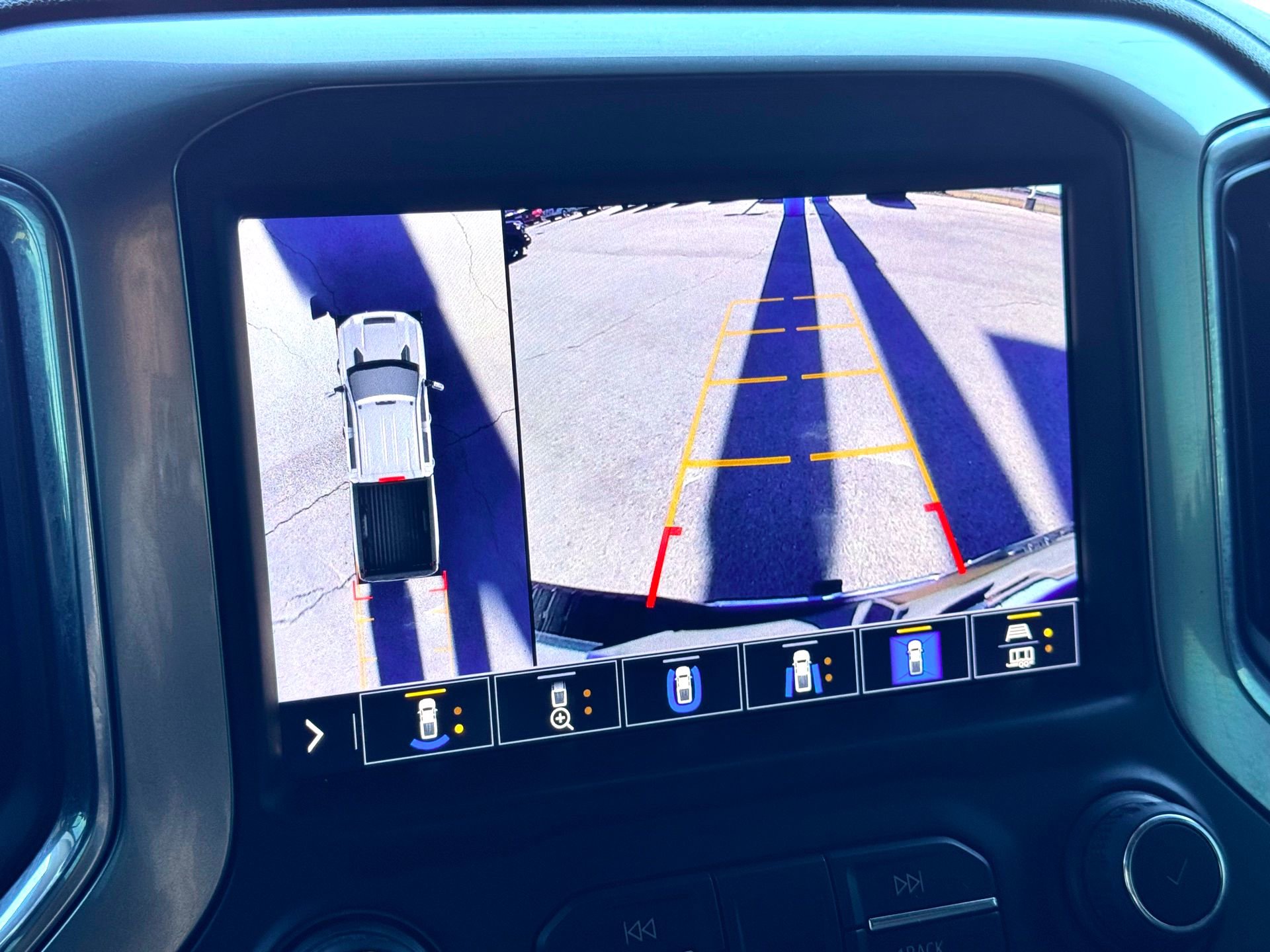 Used 2022 Chevrolet Silverado 2500 LTZ w/ LTZ Plus Package image 31