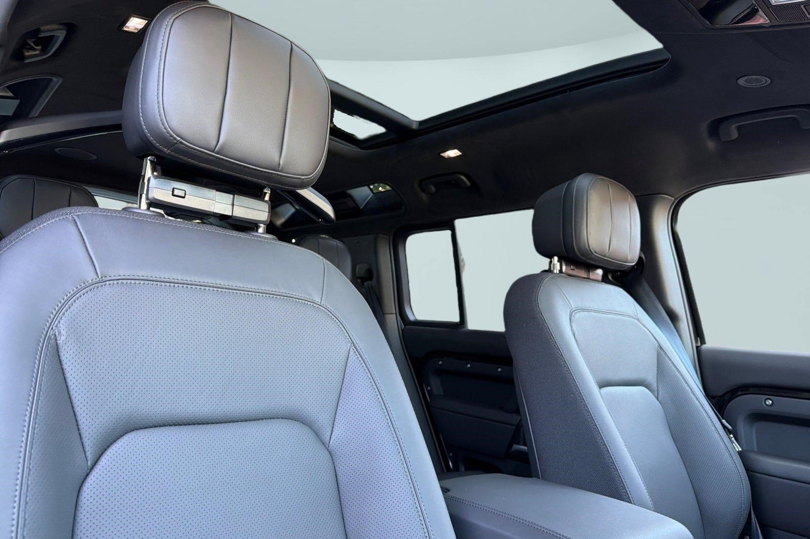 New 2026 Land Rover Defender 110 X AWD/4WD image 23