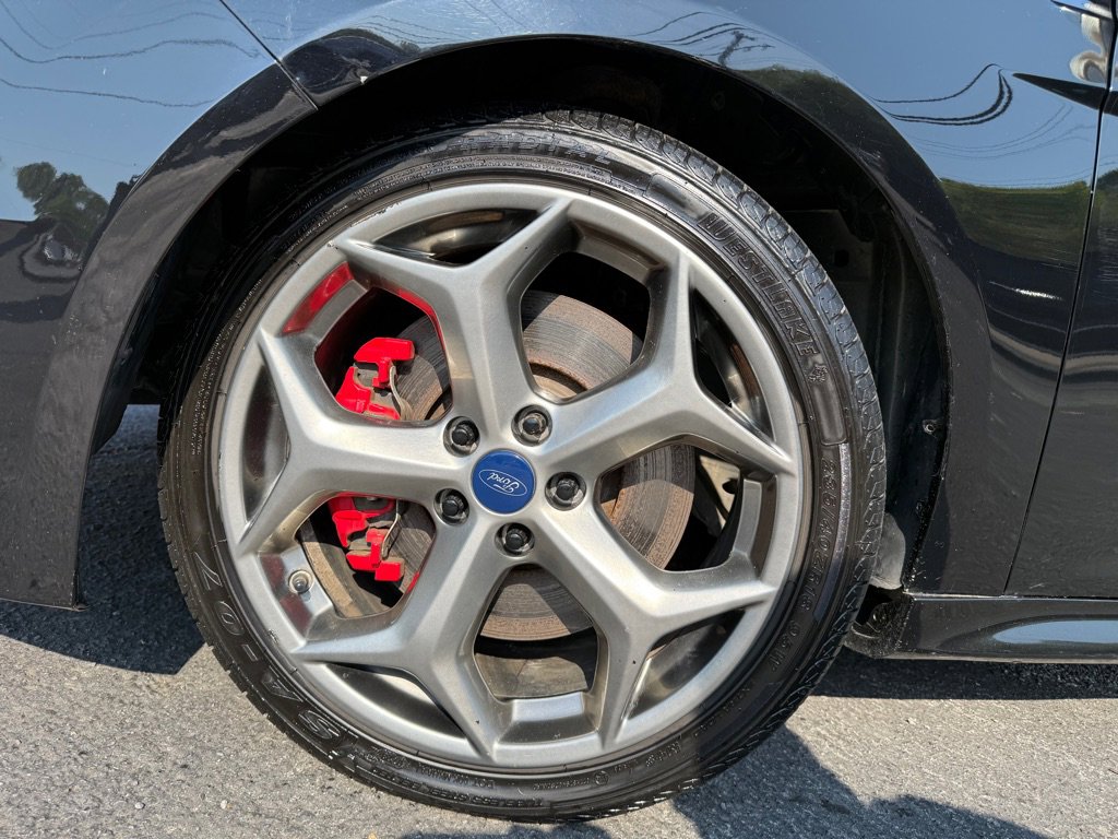 Used 2017 Ford Focus ST w/ Equipment Group 401A FWD image 8