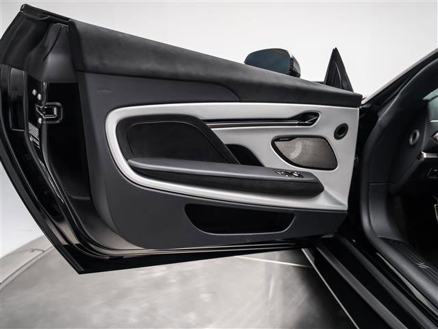 New 2026 Aston Martin Vanquish Convertible RWD image 31