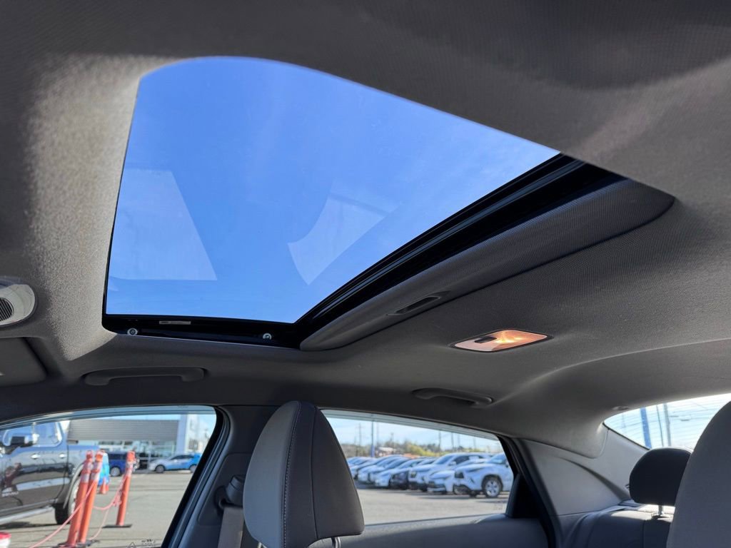 Used 2022 Hyundai Elantra SEL w/ Convenience + Premium Package image 20