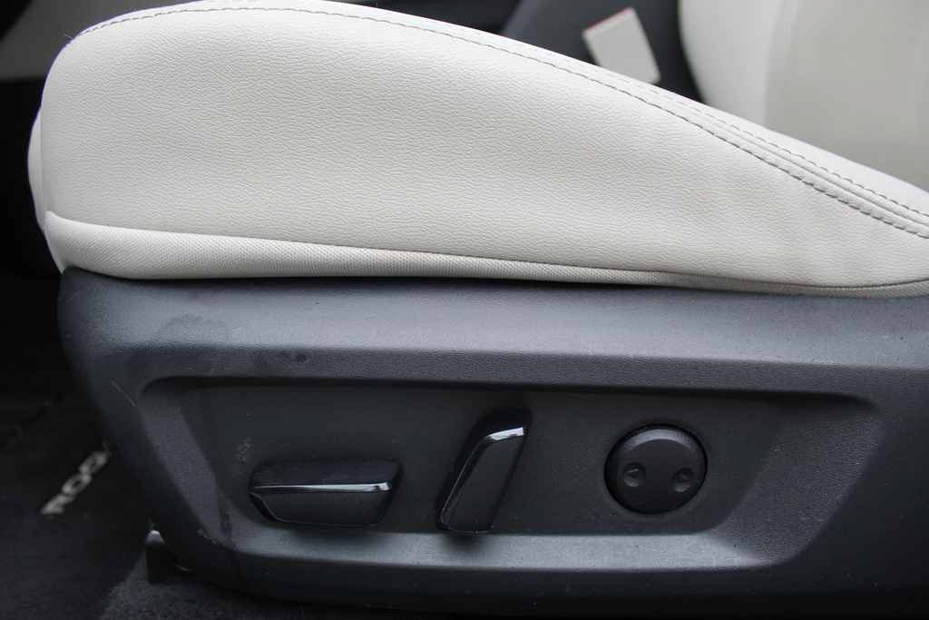 Used 2023 Nissan Rogue SL AWD/4WD image 25