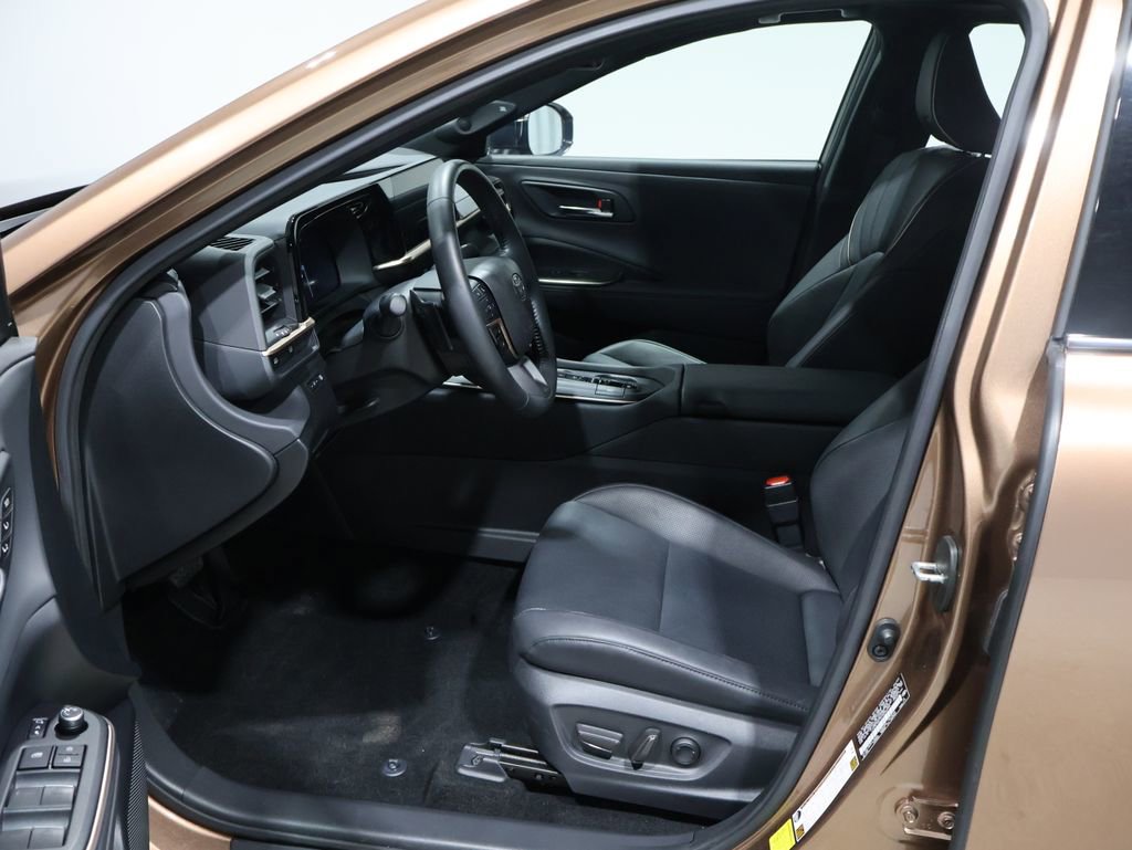 Used 2023 Toyota Crown Platinum image 10