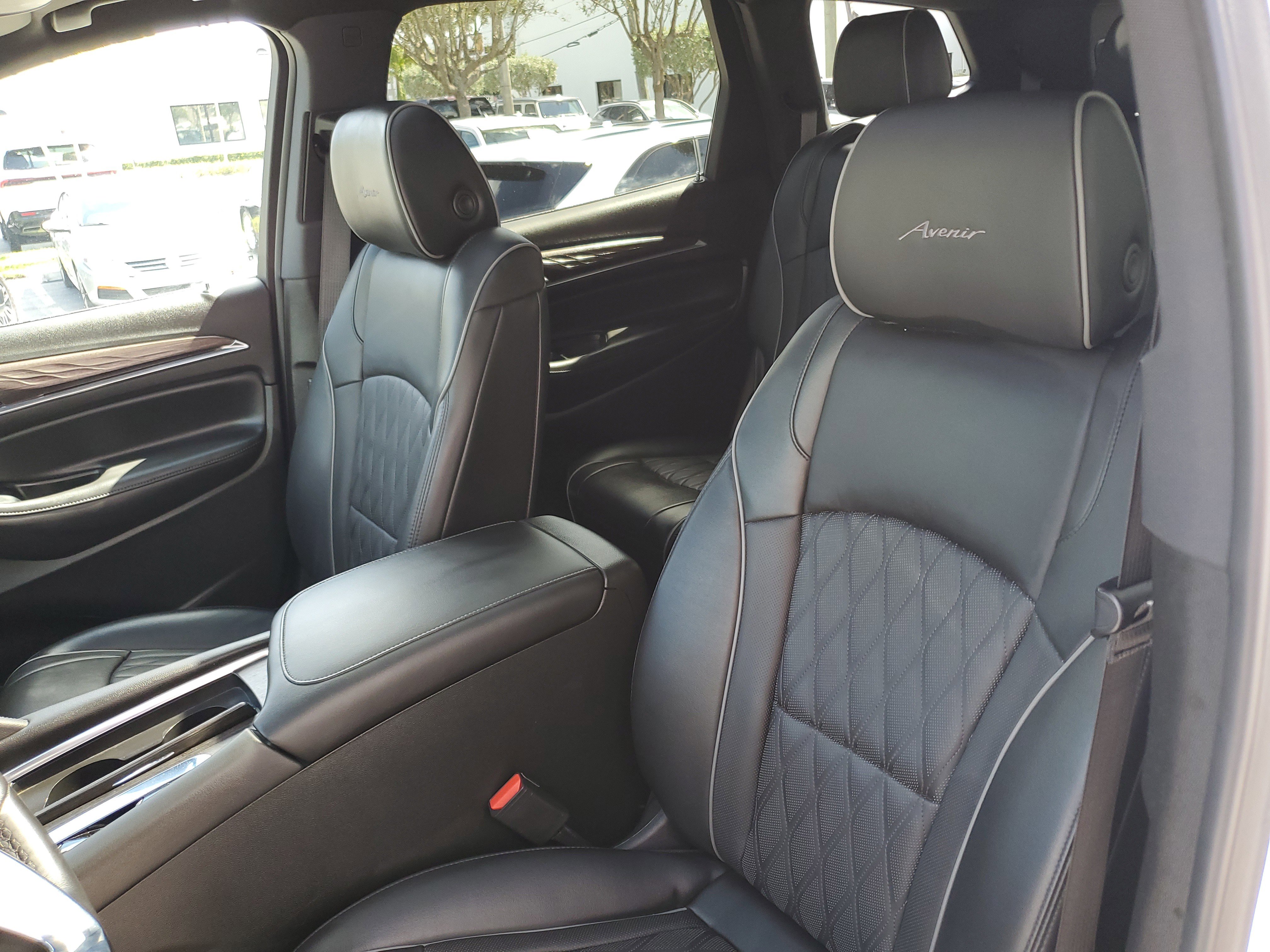 Used 2024 Buick Enclave Avenir w/ Avenir Technology Package image 21