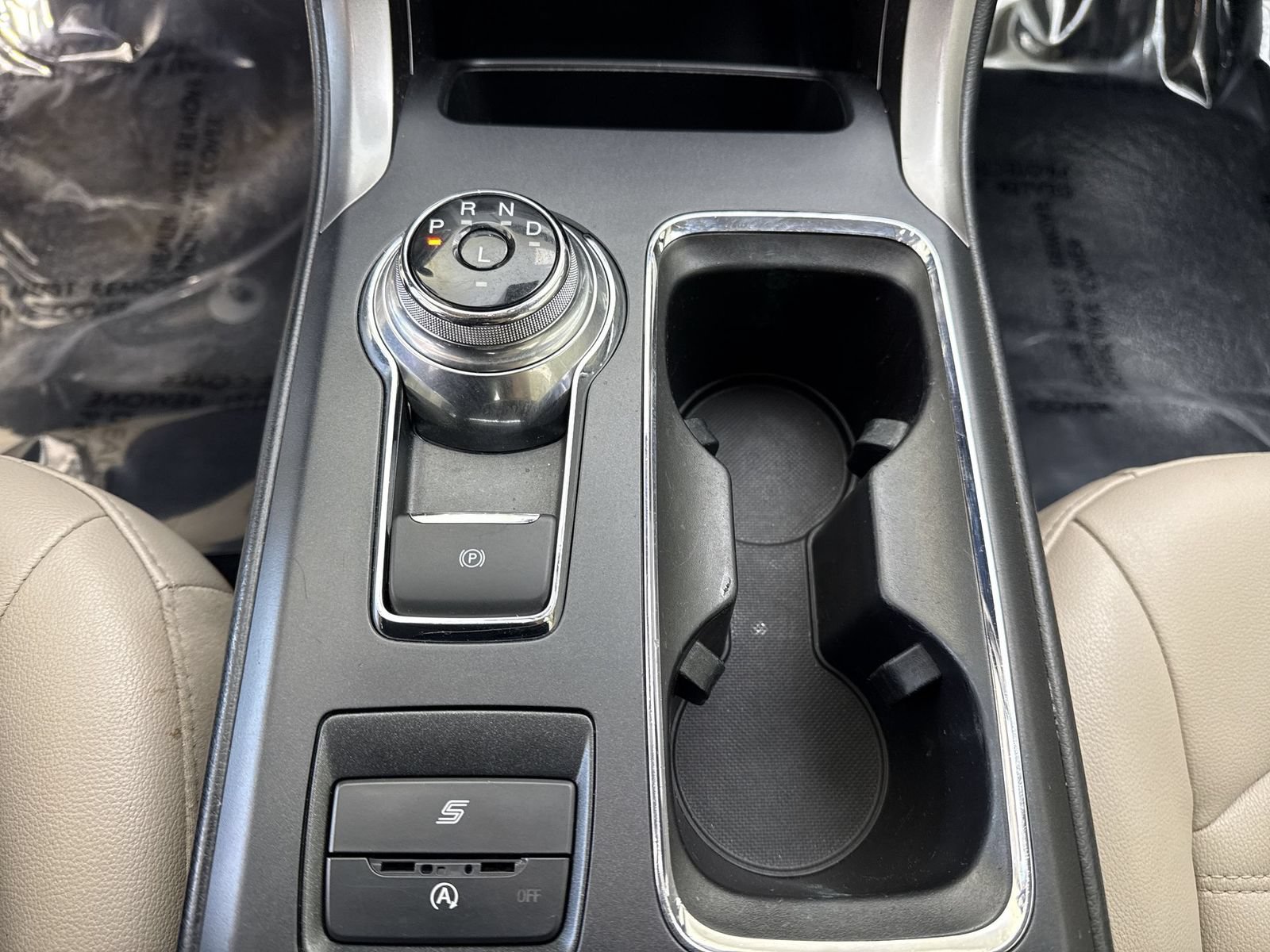 Used 2020 Ford Fusion SEL FWD image 17