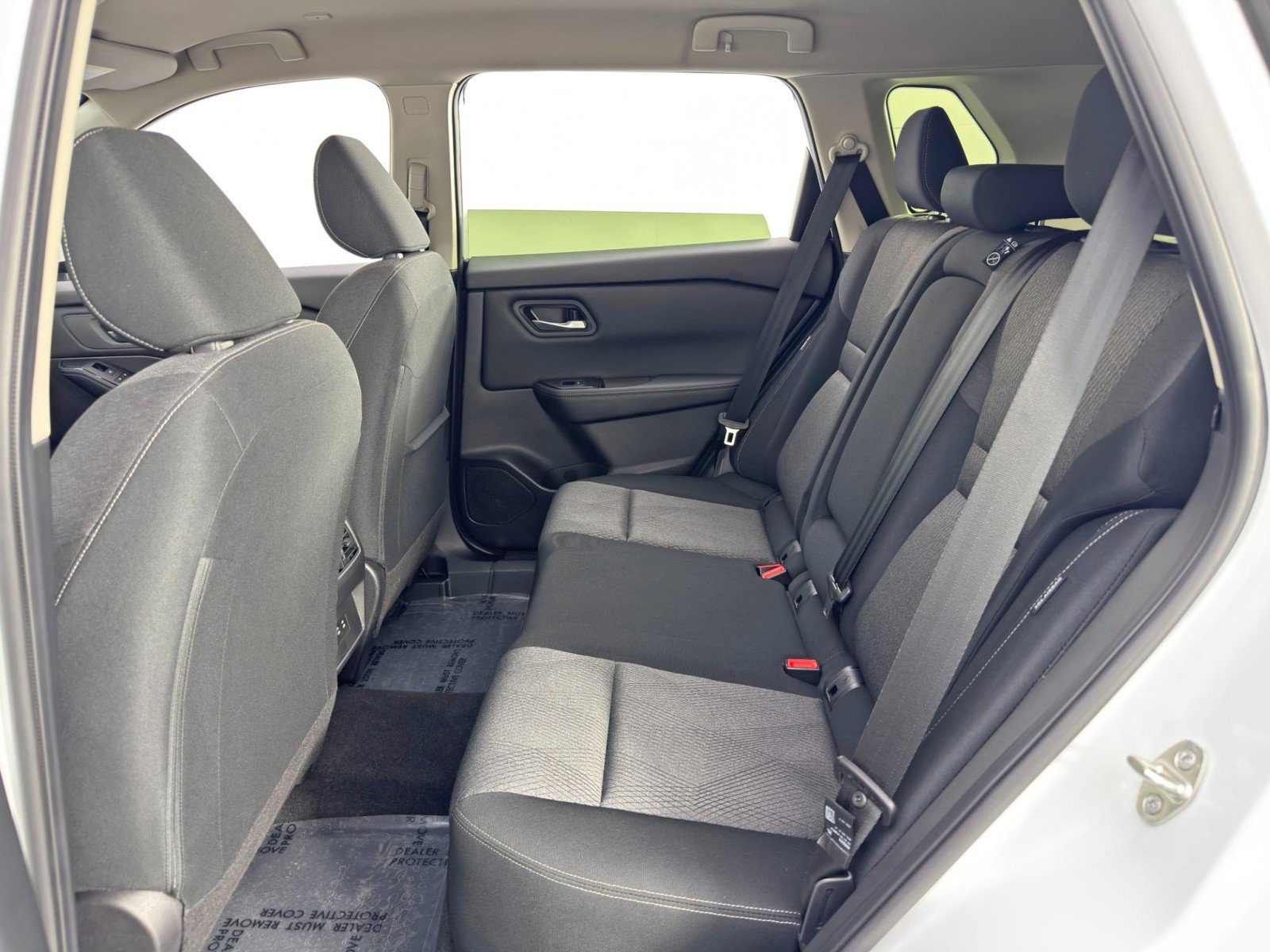 Used 2024 Nissan Rogue SV image 35