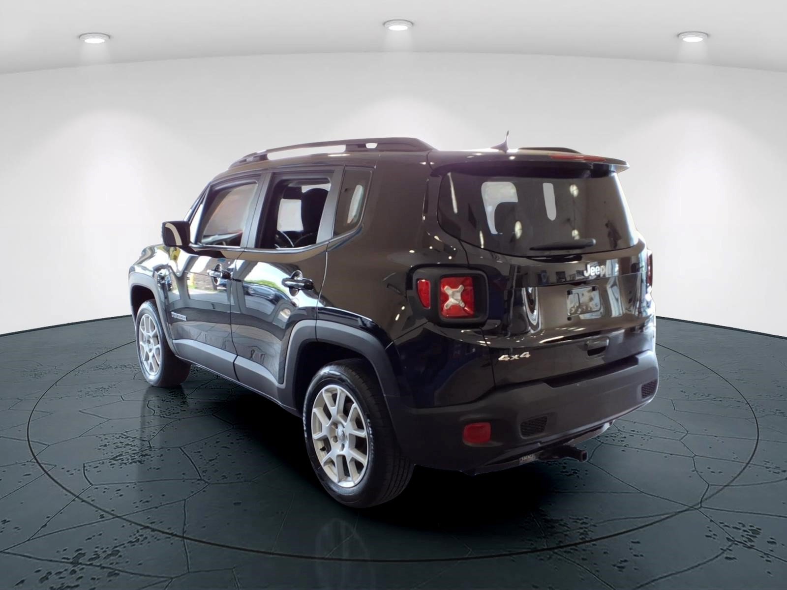 Used 2020 Jeep Renegade Latitude w/ Cold Weather Group AWD/4WD image 4