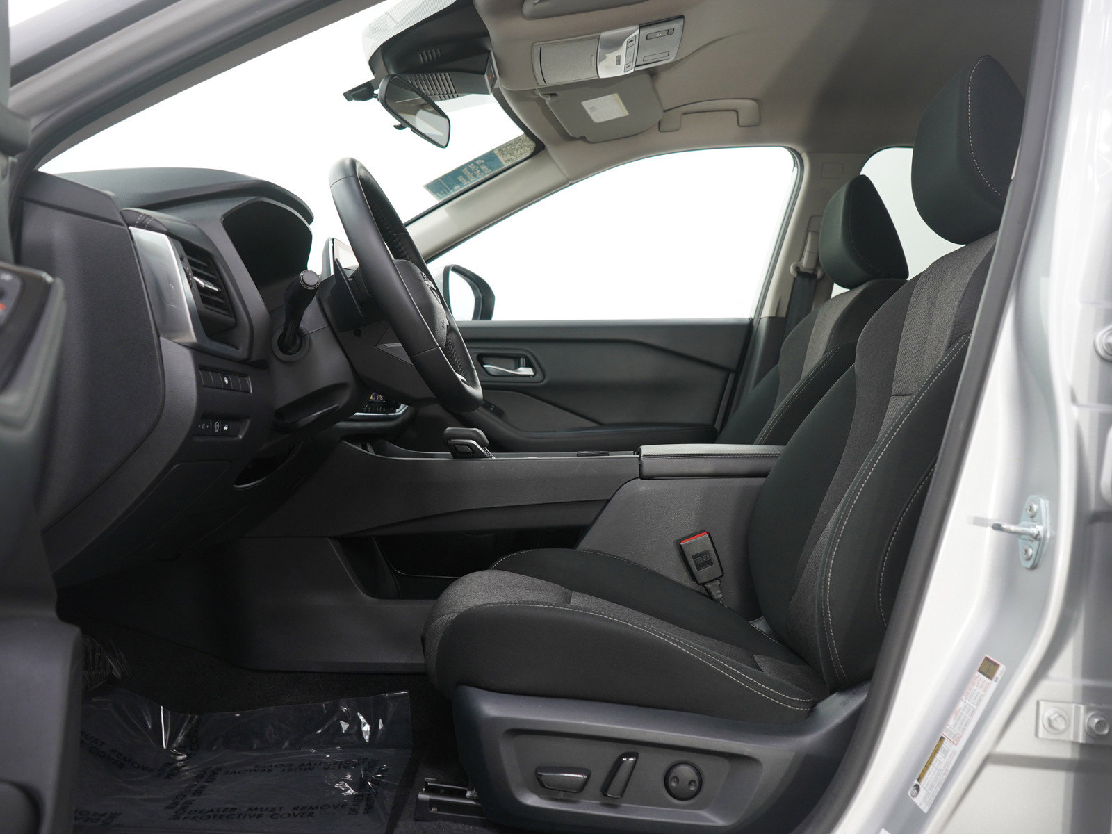 Used 2025 Nissan Rogue SV image 23