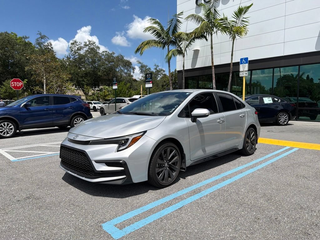 Used 2025 Toyota Corolla SE FWD image 15