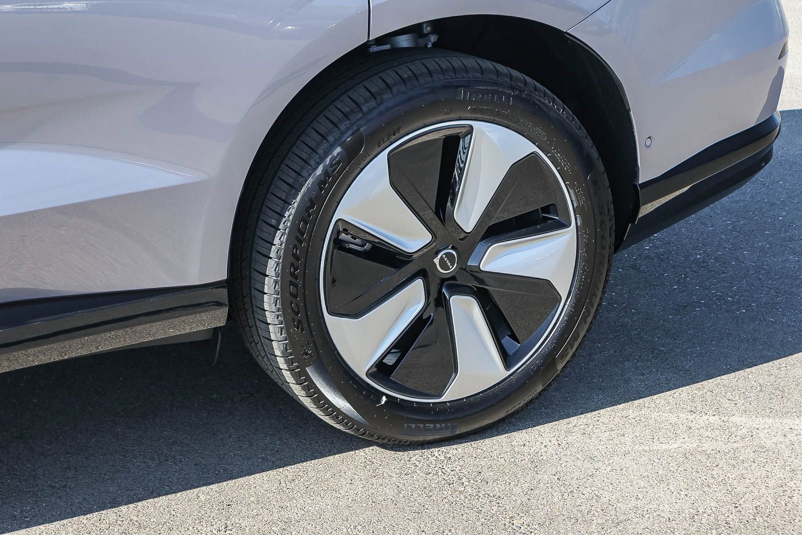 New 2026 Volvo EX90 Plus image 10