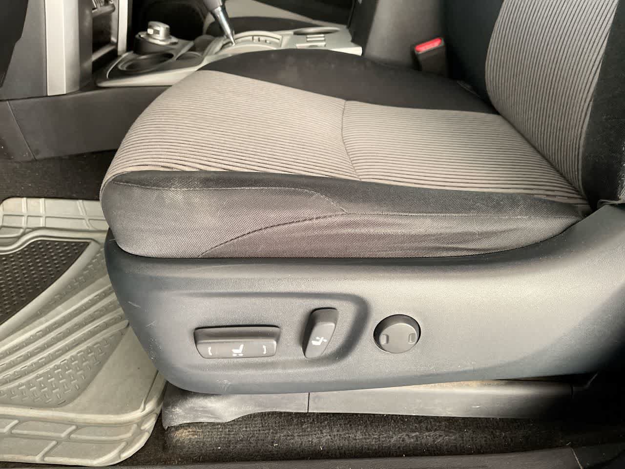 Used 2015 Toyota 4Runner SR5 AWD/4WD image 12