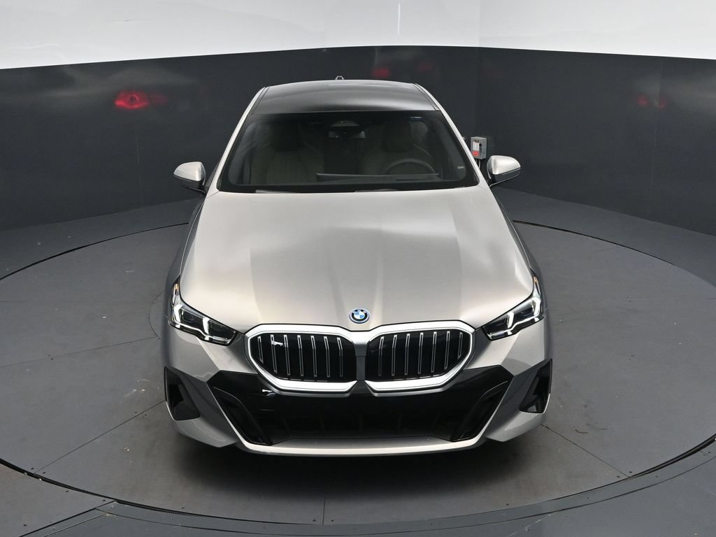 New 2027 BMW 550e xDrive w/ Premium Package AWD/4WD image 37