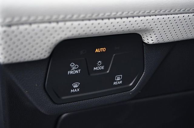 New 2026 Volkswagen Atlas Cross Sport SEL Premium R-Line image 11