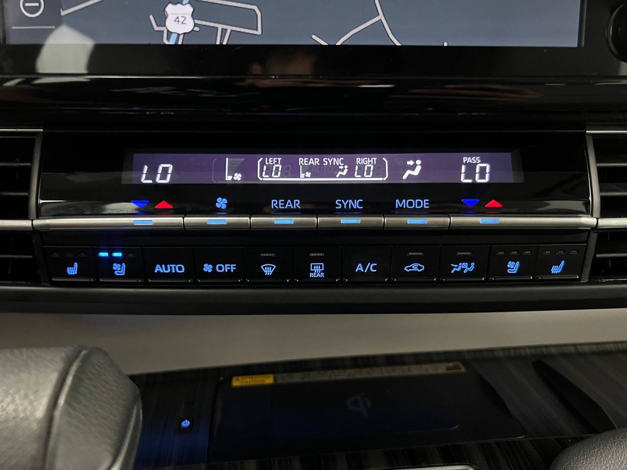 Used 2022 Toyota Sienna Limited AWD/4WD image 20