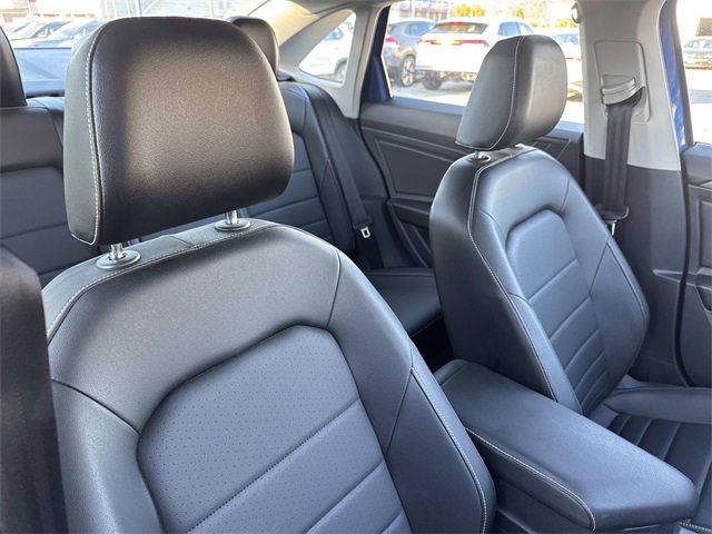 Used 2023 Volkswagen Jetta SE w/ Panoramic Sunroof Package image 29