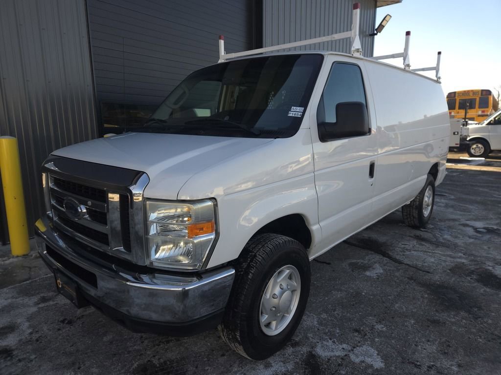 Used 2009 Ford E-250 and Econoline 250 image 2