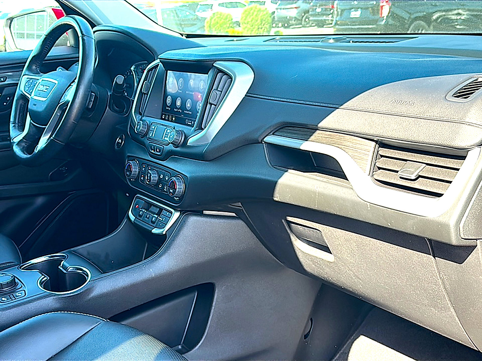 Used 2022 GMC Terrain SLT image 22