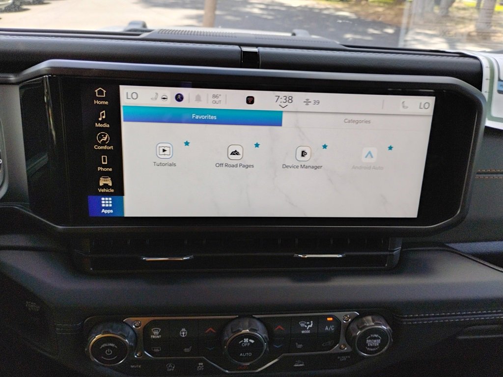 New 2025 Jeep Gladiator Mojave w/ Convenience Group image 32