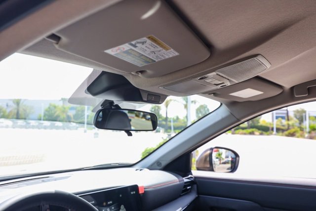 New 2025 Nissan Kicks SR image 13