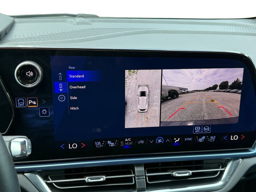 New 2026 Chevrolet Equinox EV LT w/ Convenience Package II FWD image 15