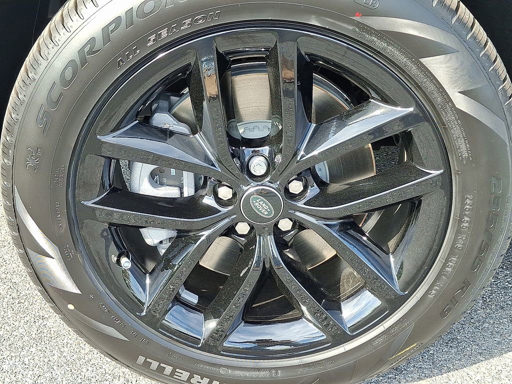 New 2026 Land Rover Discovery Sport Landmark image 5