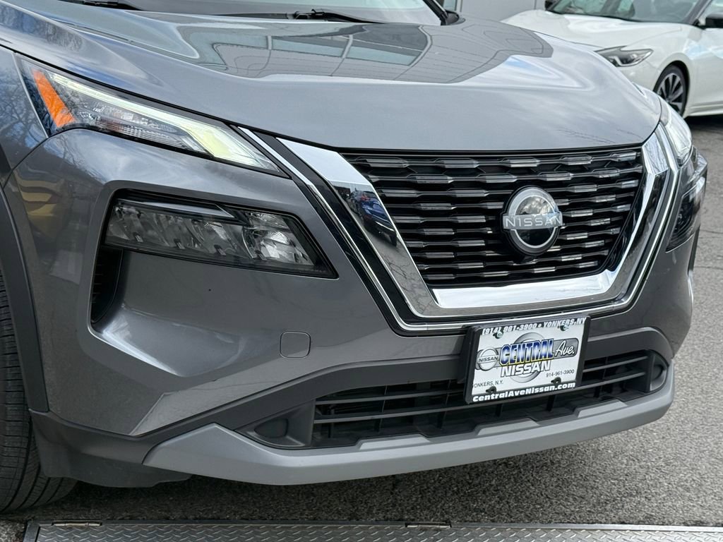 Used 2023 Nissan Rogue S image 6
