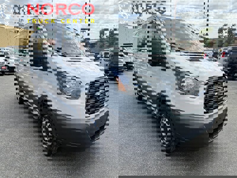 Used 2017 Ford Transit 250 130 Low Roof image 4