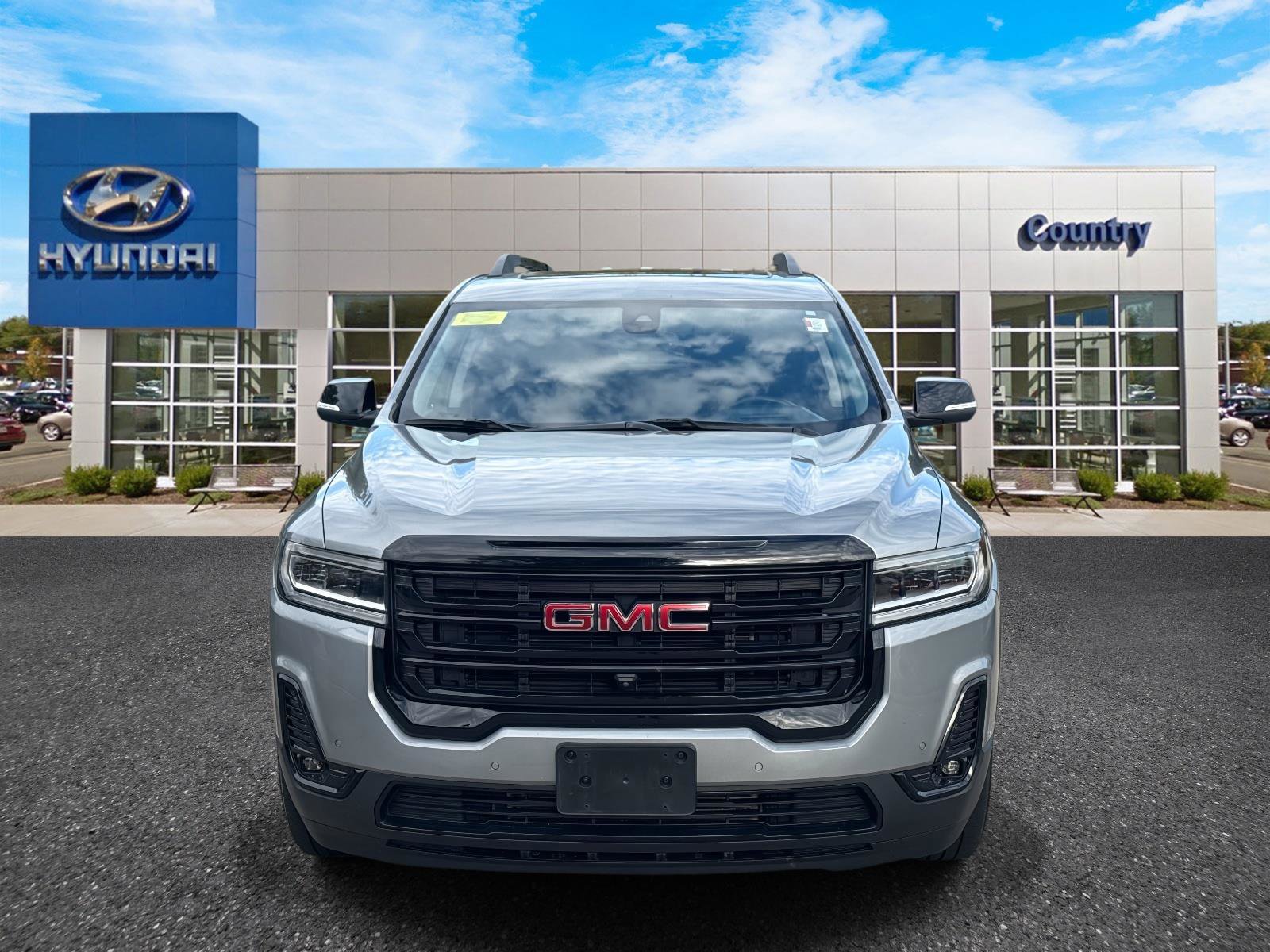 Used 2023 GMC Acadia SLT w/ Elevation Edition image 2