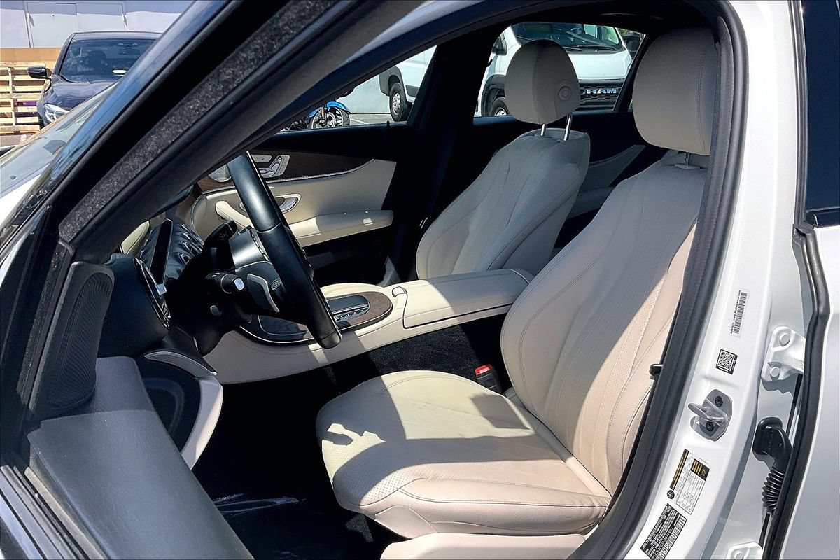 Used 2021 Mercedes-Benz E 350 Sedan w/ Premium Package image 19