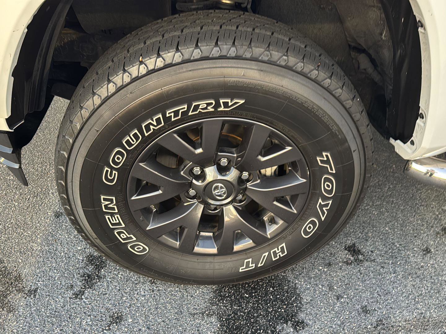 Certified 2022 Toyota Tacoma SR5 image 31