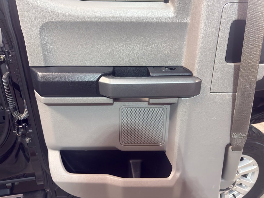 Used 2017 Ford F250 XLT w/ FX4 Off-Road Package image 27